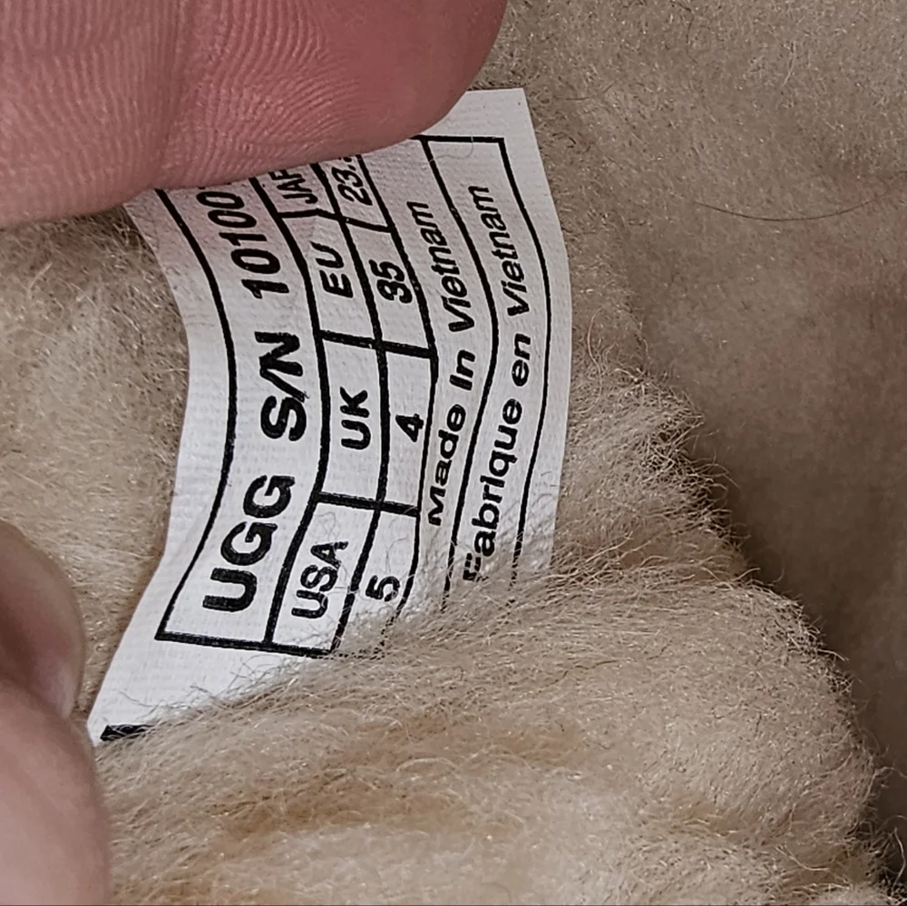 Ugg corduroy heart tan size 5 boots - Picture 2 of 9